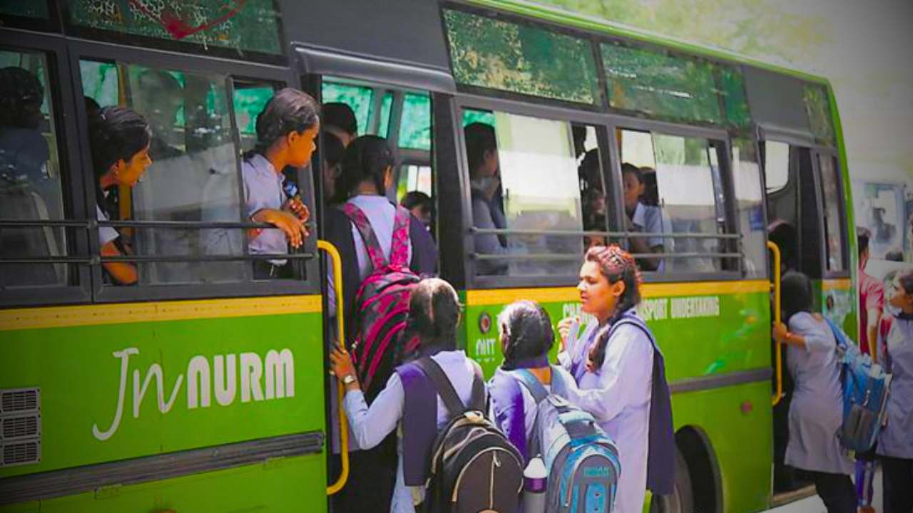 পশ্চিমবঙ্গে বাসে ছাত্র-ছাত্রীদের ভাড়া সম্পূর্ণ ফ্রি করা হোক